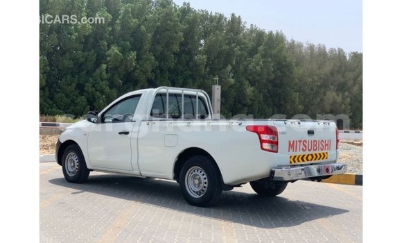 Buy Import Mitsubishi L200 White Car in Import - Dubai in Ashanti Buy Import Mitsubishi L200 White Car in Import - Dubai in Ashanti