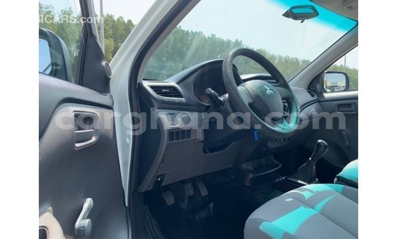 Buy Import Mitsubishi L200 White Car in Import - Dubai in Ashanti Buy Import Mitsubishi L200 White Car in Import - Dubai in Ashanti