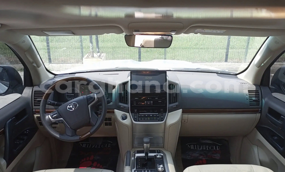Sayi Na hannu Toyota Land Cruiser Azurfa Mota in Accra a Greater Accra Sayi Na hannu Toyota Land Cruiser Azurfa Mota in Accra a Greater Accra