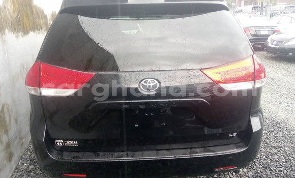 Sayi Na hannu Toyota Sienna Black Mota in Accra a Greater Accra Sayi Na hannu Toyota Sienna Black Mota in Accra a Greater Accra