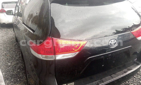 Sayi Na hannu Toyota Sienna Black Mota in Accra a Greater Accra Sayi Na hannu Toyota Sienna Black Mota in Accra a Greater Accra