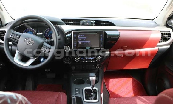Sayi Na hannu Toyota Hilux White Mota in Accra a Greater Accra Sayi Na hannu Toyota Hilux White Mota in Accra a Greater Accra