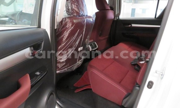 Sayi Na hannu Toyota Hilux White Mota in Accra a Greater Accra Sayi Na hannu Toyota Hilux White Mota in Accra a Greater Accra