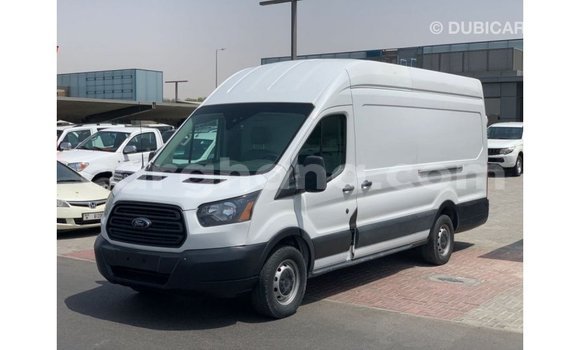 Ra Imported Ford Club Wagon funfun Ọkọ̀ in Import - Dubai ni Ashanti Ra Imported Ford Club Wagon funfun Ọkọ̀ in Import - Dubai ni Ashanti