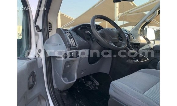 Ra Imported Ford Club Wagon funfun Ọkọ̀ in Import - Dubai ni Ashanti Ra Imported Ford Club Wagon funfun Ọkọ̀ in Import - Dubai ni Ashanti