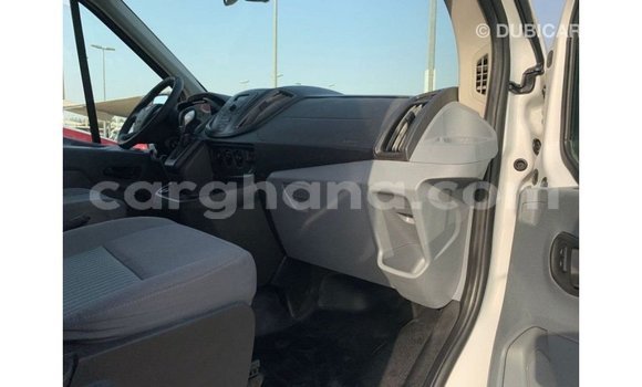 Ra Imported Ford Club Wagon funfun Ọkọ̀ in Import - Dubai ni Ashanti Ra Imported Ford Club Wagon funfun Ọkọ̀ in Import - Dubai ni Ashanti