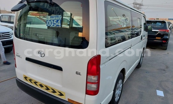 Sayi Na hannu Toyota Hiace White Mota in Accra a Greater Accra Sayi Na hannu Toyota Hiace White Mota in Accra a Greater Accra