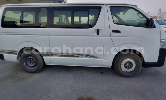 Sayi Na hannu Toyota Hiace White Mota in Accra a Greater Accra Sayi Na hannu Toyota Hiace White Mota in Accra a Greater Accra