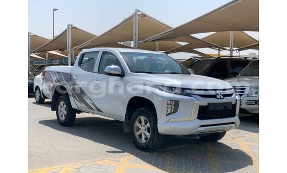 Sayi Imported Mitsubishi L200 White Mota in Import - Dubai a Ashanti Sayi Imported Mitsubishi L200 White Mota in Import - Dubai a Ashanti