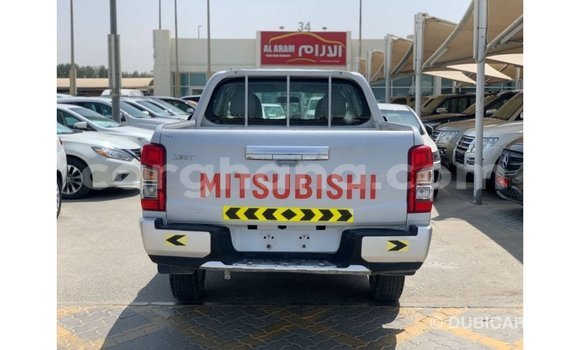 Sayi Imported Mitsubishi L200 White Mota in Import - Dubai a Ashanti Sayi Imported Mitsubishi L200 White Mota in Import - Dubai a Ashanti