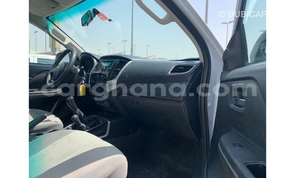 Sayi Imported Mitsubishi L200 White Mota in Import - Dubai a Ashanti Sayi Imported Mitsubishi L200 White Mota in Import - Dubai a Ashanti