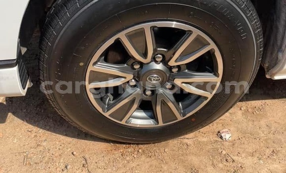 Sayi Na hannu Toyota Hiace White Mota in Accra a Greater Accra Sayi Na hannu Toyota Hiace White Mota in Accra a Greater Accra