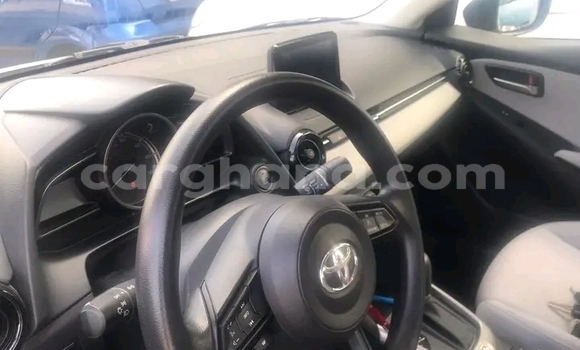 Ra Àlòkù Toyota Yaris funfun Ọkọ̀ in Accra ni Greater Accra Ra Àlòkù Toyota Yaris funfun Ọkọ̀ in Accra ni Greater Accra