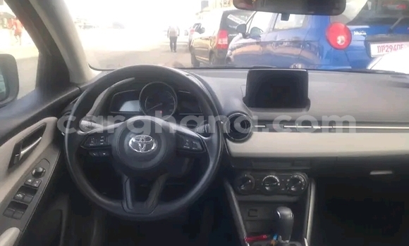 Ra Àlòkù Toyota Yaris funfun Ọkọ̀ in Accra ni Greater Accra Ra Àlòkù Toyota Yaris funfun Ọkọ̀ in Accra ni Greater Accra