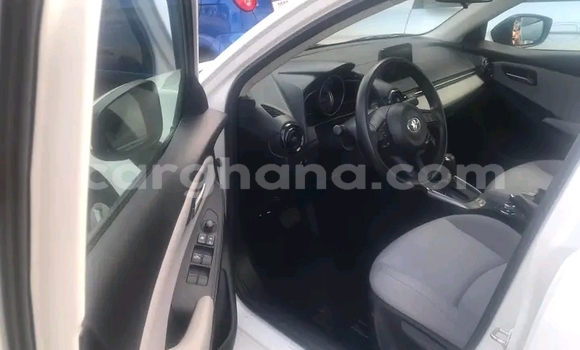 Ra Àlòkù Toyota Yaris funfun Ọkọ̀ in Accra ni Greater Accra Ra Àlòkù Toyota Yaris funfun Ọkọ̀ in Accra ni Greater Accra