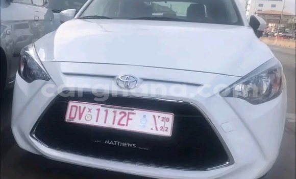 Ra Àlòkù Toyota Yaris funfun Ọkọ̀ in Accra ni Greater Accra Ra Àlòkù Toyota Yaris funfun Ọkọ̀ in Accra ni Greater Accra
