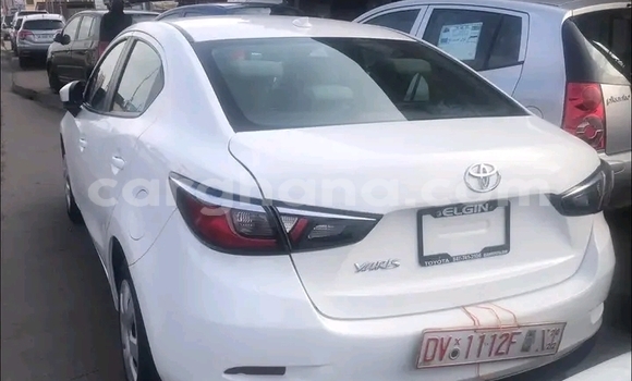 Ra Àlòkù Toyota Yaris funfun Ọkọ̀ in Accra ni Greater Accra Ra Àlòkù Toyota Yaris funfun Ọkọ̀ in Accra ni Greater Accra
