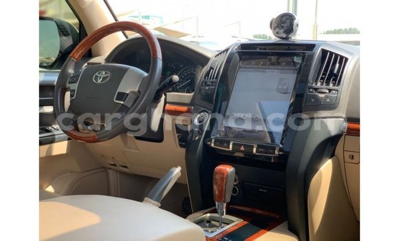 Sayi Imported Toyota Land Cruiser White Mota in Import - Dubai a Ashanti Sayi Imported Toyota Land Cruiser White Mota in Import - Dubai a Ashanti
