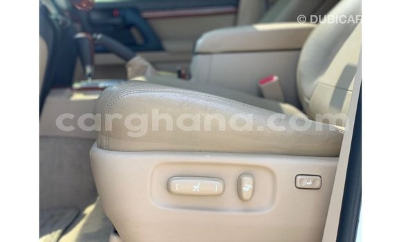 Sayi Imported Toyota Land Cruiser White Mota in Import - Dubai a Ashanti Sayi Imported Toyota Land Cruiser White Mota in Import - Dubai a Ashanti