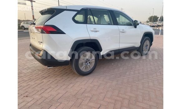 Buy Import Toyota 4Runner White Car in Import - Dubai in Ashanti Buy Import Toyota 4Runner White Car in Import - Dubai in Ashanti