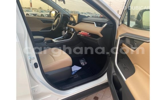 Buy Import Toyota 4Runner White Car in Import - Dubai in Ashanti Buy Import Toyota 4Runner White Car in Import - Dubai in Ashanti