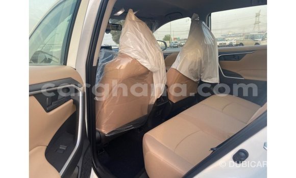 Buy Import Toyota 4Runner White Car in Import - Dubai in Ashanti Buy Import Toyota 4Runner White Car in Import - Dubai in Ashanti