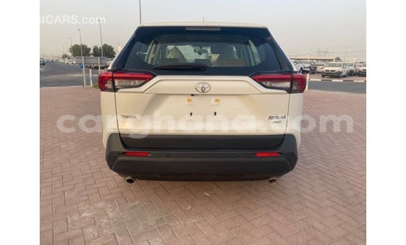 Buy Import Toyota 4Runner White Car in Import - Dubai in Ashanti Buy Import Toyota 4Runner White Car in Import - Dubai in Ashanti