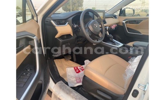 Buy Import Toyota 4Runner White Car in Import - Dubai in Ashanti Buy Import Toyota 4Runner White Car in Import - Dubai in Ashanti
