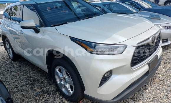 Buy Used Toyota Highlander White Car in Accra in Greater Accra