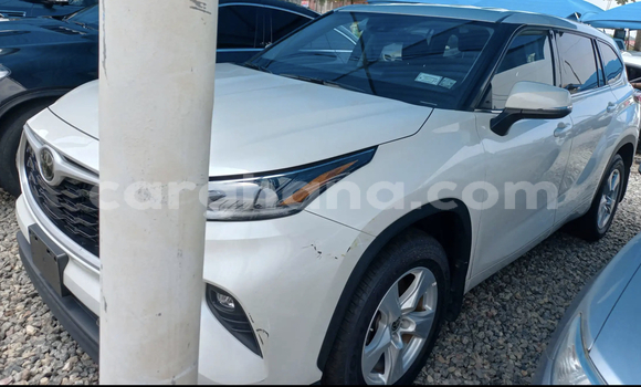 Buy Used Toyota Highlander White Car in Accra in Greater Accra Buy Used Toyota Highlander White Car in Accra in Greater Accra