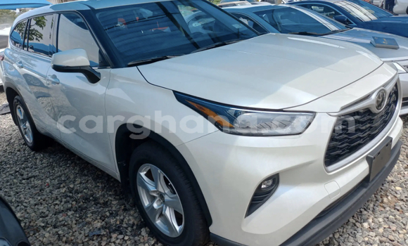 Buy Used Toyota Highlander White Car in Accra in Greater Accra Buy Used Toyota Highlander White Car in Accra in Greater Accra