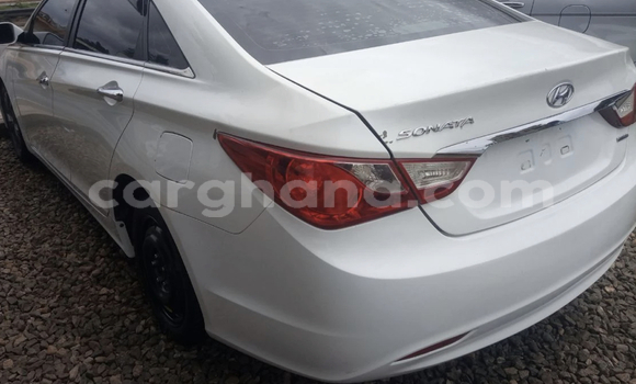 Sayi Na hannu Hyundai Sonata White Mota in Accra a Greater Accra Sayi Na hannu Hyundai Sonata White Mota in Accra a Greater Accra