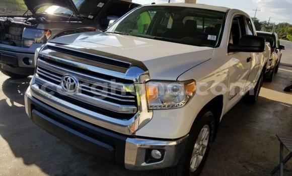 Buy Used Toyota Tundra White Car in Accra in Greater Accra
