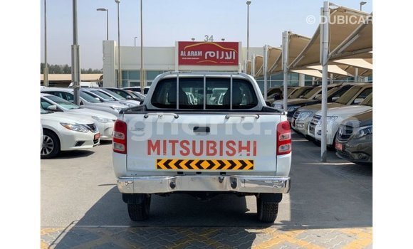 Ra Imported Mitsubishi L200 funfun Ọkọ̀ in Import - Dubai ni Ashanti Ra Imported Mitsubishi L200 funfun Ọkọ̀ in Import - Dubai ni Ashanti