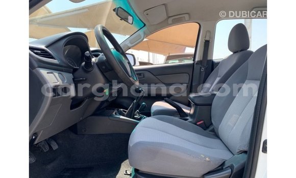 Ra Imported Mitsubishi L200 funfun Ọkọ̀ in Import - Dubai ni Ashanti Ra Imported Mitsubishi L200 funfun Ọkọ̀ in Import - Dubai ni Ashanti