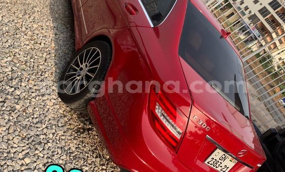 Sayi Na hannu Mercedes‒Benz 250 Red Mota in Accra a Greater Accra