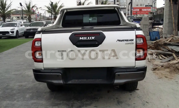 Sayi Na hannu Toyota Hilux White Mota in Accra a Greater Accra Sayi Na hannu Toyota Hilux White Mota in Accra a Greater Accra