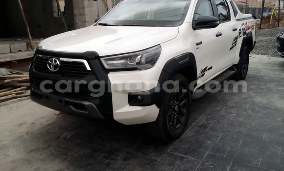 Sayi Na hannu Toyota Hilux White Mota in Accra a Greater Accra Sayi Na hannu Toyota Hilux White Mota in Accra a Greater Accra