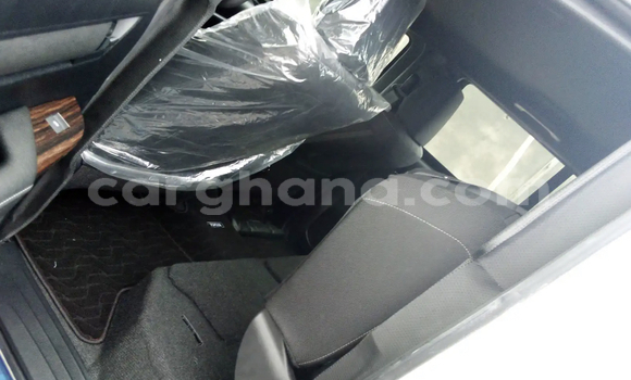 Sayi Na hannu Toyota Hilux White Mota in Accra a Greater Accra Sayi Na hannu Toyota Hilux White Mota in Accra a Greater Accra