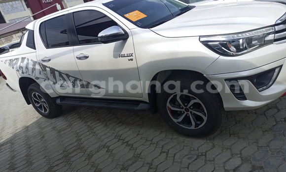 Sayi Na hannu Toyota Hilux White Mota in Accra a Greater Accra Sayi Na hannu Toyota Hilux White Mota in Accra a Greater Accra