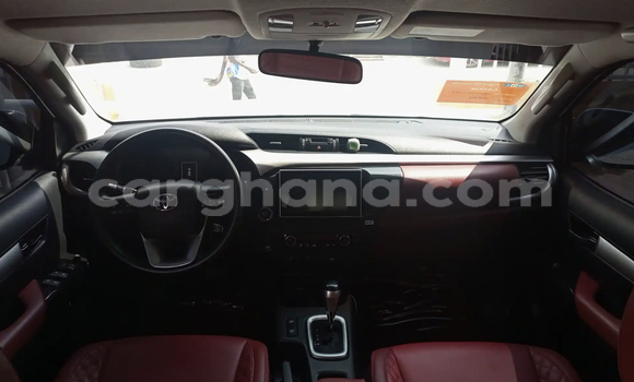 Sayi Na hannu Toyota Hilux White Mota in Accra a Greater Accra Sayi Na hannu Toyota Hilux White Mota in Accra a Greater Accra