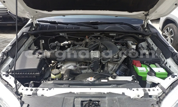 Sayi Na hannu Toyota Hilux White Mota in Accra a Greater Accra Sayi Na hannu Toyota Hilux White Mota in Accra a Greater Accra