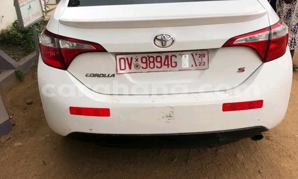 Sayi Na hannu Toyota Corolla White Mota in Accra a Greater Accra Sayi Na hannu Toyota Corolla White Mota in Accra a Greater Accra