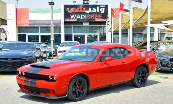 Ra Imported Dodge Challenger Red Ọkọ̀ in Import - Dubai ni Ashanti