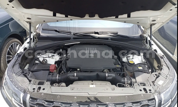 Buy Used Land Rover Range Rover Velar White Car in Accra in Greater Accra Buy Used Land Rover Range Rover Velar White Car in Accra in Greater Accra