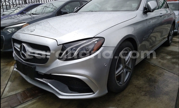 Ra Àlòkù Mercedes‒Benz E–Class Silver Ọkọ̀ in Accra ni Greater Accra Ra Àlòkù Mercedes‒Benz E–Class Silver Ọkọ̀ in Accra ni Greater Accra