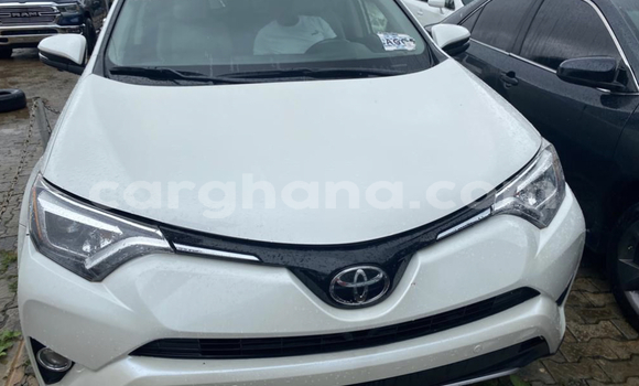 Buy Used Toyota RAV4 White Car in Accra in Greater Accra Buy Used Toyota RAV4 White Car in Accra in Greater Accra