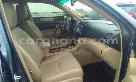 Sayi Na hannu Toyota Highlander Blue Mota in Accra a Greater Accra Sayi Na hannu Toyota Highlander Blue Mota in Accra a Greater Accra