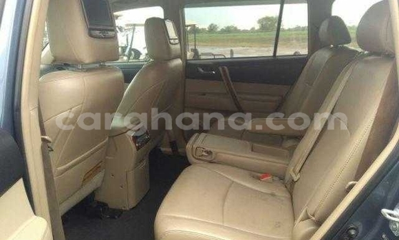 Sayi Na hannu Toyota Highlander Blue Mota in Accra a Greater Accra Sayi Na hannu Toyota Highlander Blue Mota in Accra a Greater Accra