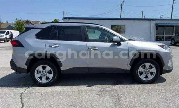 Sayi Na hannu Toyota RAV4 Azurfa Mota in Accra a Greater Accra Sayi Na hannu Toyota RAV4 Azurfa Mota in Accra a Greater Accra